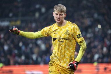 Doncaster Rovers 'dan Teddy Sharman-Lowe, 12 Ocak 2025' te MKM Stadyumu 'nda oynanan Emirates FA Cup 3. Raunt Hull City-Doncaster Rovers maçında Hull City' den Alfie Jones 'u kurtarışını kutluyor.