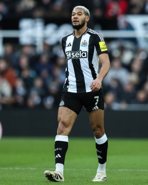 Newcastle United takımından Joelinton, Birleşik Krallık 'ın Newcastle şehrinde 12 Ocak 2025 tarihinde oynanan 3. tur karşılaşmasında Newcastle United ile Bromley FC karşı karşıya geldi.