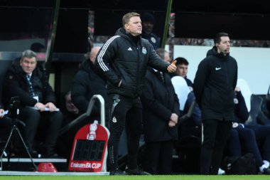 Newcastle United 'ın Eddie Howe Müdürü, 12 Ocak 2025 tarihinde İngiltere' nin Newcastle kentindeki St. James 's Park' ta oynanan 3.