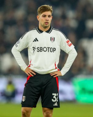 Fulham 'dan Emile Smith Rowe, 14 Ocak 2025' te Londra Stadyumu 'nda oynanan Premier League maçında West Ham United ile Fulham maçında tepki gösterdi.