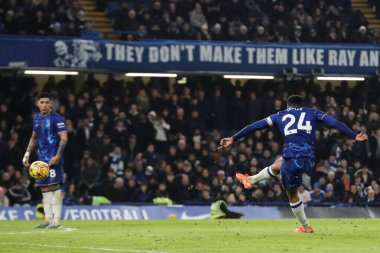 Chelsea 'li Reece James Premier Lig karşılaşmasında Stamford Bridge, Londra, İngiltere' de oynanan Chelsea-Bournemouth maçında 2-2 'lik skorla gol attı.