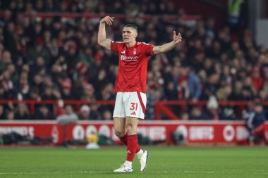 Nottingham Ormanı 'ndan Nikola Milenkovi 14 Ocak 2025' te İngiltere 'nin Nottingham City Ground kentinde oynanan Premier League karşılaşmasında tepki gösterdi.