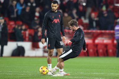 Premier Lig maçında Liverpool 'dan Alexis Mac Allister' ın 14 Ocak 2025 'te Nottingham Forest' a karşı Liverpool City Ground, Nottingham, İngiltere 'de oynanan karşılaşmasını izledi.