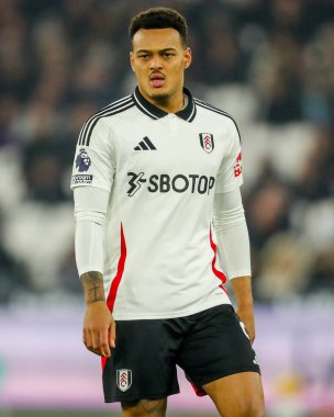 Fulham 'dan Rodrigo Muniz 14 Ocak 2025' te Londra Stadyumu 'nda oynanan Premier Lig karşılaşmasında West Ham United' a karşı Fulham maçını izliyor.