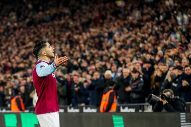 West Ham United takımından Carlos Soler, 14 Ocak 2025 'te Londra Stadyumu' nda oynanan Premier League maçında 1-0 'lık galibiyet golünü kutluyor.