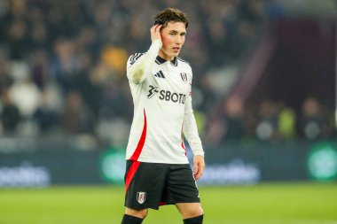 Fulham 'dan Harry Wilson 14 Ocak 2025' te Londra Stadyumu 'nda oynanan Premier League maçında West Ham United' a karşı Fulham maçına bakıyor.