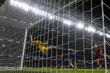 Bournemouth 'tan Mark Travers, Premier League karşılaşmasında Chelsea' ye karşı Stamford Köprüsü, Londra, İngiltere 'de 14 Ocak 2025' te oynanan maçta bir kurtarış yaptı.