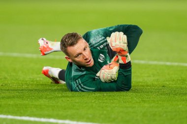 Fulham 'dan Bernd Leno, 14 Ocak 2025' te Londra Stadyumu 'nda oynanan Premier League maçından önce ısındı.