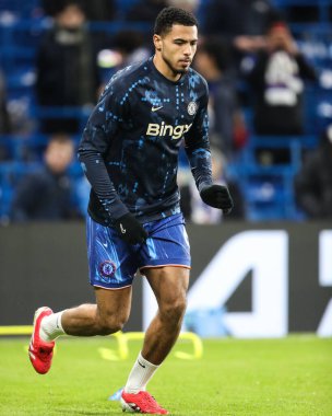 Chelsea 'den Levi Colwill Premier Lig karşılaşması öncesi ısınma sırasında Chelsea ile Bournemouth Stamford Bridge, Londra, Birleşik Krallık' ta 14 Ocak 2025 'te karşı karşıya geldiler.