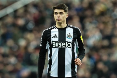 Newcastle United 'dan Lewis Miley Premier League maçı sırasında Newcastle United, Wolverhampton Wanderers' a karşı St. James 's Park, Newcastle, İngiltere, 15 Ocak 2025