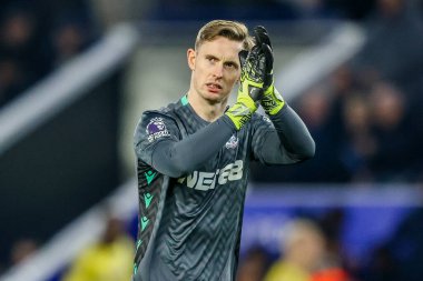 Crystal Palace 'dan Dean Henderson, 15 Ocak 2025' te King Power Stadyumu 'nda oynanan Premier League maçından önce taraftarların Leicester City' ye karşı Crystal Palace maçını kabul ediyor.