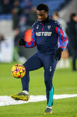 Kristal Saray 'dan Eddie Nketiah, 15 Ocak 2025' te İngiltere 'nin Leicester şehrindeki King Power Stadyumu' nda oynanan Premier League maçı öncesinde ısınıyor.