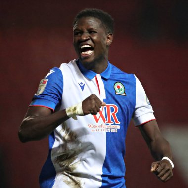 Blackburn Rovers 'dan Makhtar Gueye, 15 Ocak 2025' te Blackburn, İngiltere 'deki Ewood Park' ta Blackburn Rovers 'ın Portsmouth' a karşı oynadığı Gökyüzü İddia Şampiyonası maçını kutluyor.