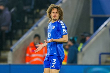 Leicester City 'nin Wout Faes' i 15 Ocak 2025 'te King Power Stadyumu' nda oynanan Premier League maçı sırasında tepki gösterdi.