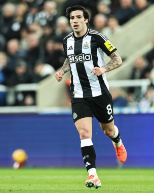 Newcastle United 'dan Sandro Tonali Premier Lig karşılaşmasında Newcastle United, Wolverhampton Wanderers' a karşı St. James 's Park, Newcastle, İngiltere, 15 Ocak 2025