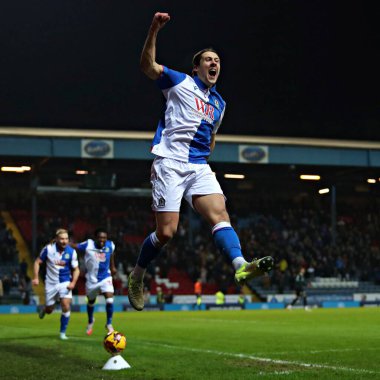 Blackburn Rovers takımından Callum Brittain, 15 Ocak 2025 'te Blackburn, İngiltere' deki Ewood Park 'ta oynanan Blackburn Rovers-Portsmouth maçında golünü kutluyor.