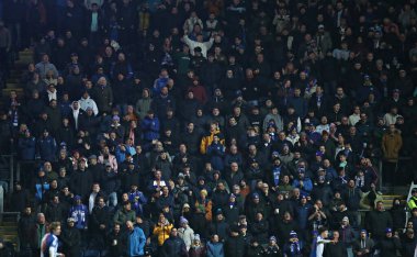 Portsmouth taraftarları Gökyüzü İddia Şampiyonası maçı sırasında Blackburn Rovers Portsmouth 'a karşı Ewood Park, Blackburn, İngiltere, 15 Ocak 2025