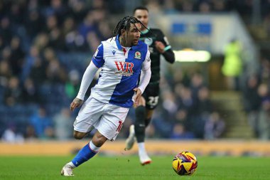Blackburn Rovers takımından Tyrhys Dolan 15 Ocak 2025 'te Blackburn, İngiltere' de Blackburn Park 'ta Blackburn Rovers' a karşı Blackburn Rovers maçında