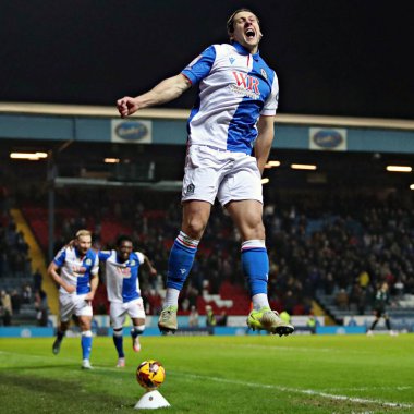 Blackburn Rovers takımından Callum Brittain, 15 Ocak 2025 'te Blackburn, İngiltere' deki Ewood Park 'ta oynanan Blackburn Rovers-Portsmouth maçında golünü kutluyor.