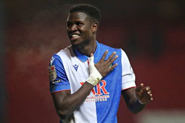 Blackburn Rovers 'dan Makhtar Gueye, 15 Ocak 2025' te Blackburn, İngiltere 'deki Ewood Park' ta Blackburn Rovers 'ın Portsmouth' a karşı oynadığı Gökyüzü İddia Şampiyonası maçını kutluyor.