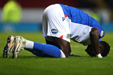 Blackburn Rovers takımından Makhtar Gueye, 15 Ocak 2025 'te Blackburn, İngiltere' deki Ewood Park 'ta oynanan Blackburn Rovers-Portsmouth maçında golünü kutluyor.