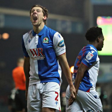 Blackburn Rovers takımından Callum Brittain, 15 Ocak 2025 'te Blackburn, İngiltere' deki Ewood Park 'ta oynanan Blackburn Rovers-Portsmouth maçında golünü kutluyor.