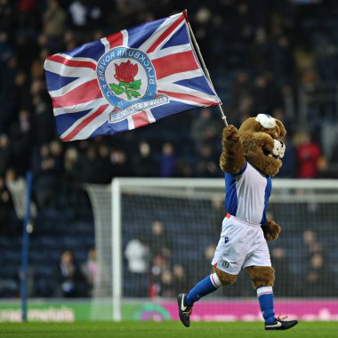 Blackburn Rovers maskotu 15 Ocak 2025 'te Blackburn, İngiltere' de Blackburn Park 'ta Blackburn Rovers' a karşı Blackburn Rovers maçından önce