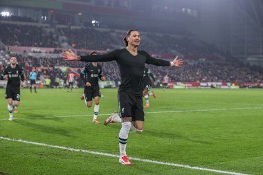 Liverpool 'lu Darwin Nez, 18 Ocak 2025' te İngiltere 'deki Gtech Community Stadyumu' nda oynanan Premier League karşılaşması Brentford-Liverpool maçında 0-1 kazanma hedefini kutluyor.