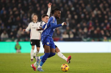 Fulham 'dan Tom Cairney, 18 Ocak 2025' te King Power Stadyumu 'nda Leicester City ile Fulham arasındaki Premier League maçında Fulham' dan Timothy Castagne 'ı oyaladı.
