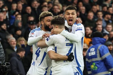 Leeds United takımından Solomon, Leeds Road, Leeds, İngiltere 'de 19 Ocak 2025' te oynanan ve Leeds United 'ın Sheffield' a karşı oynadığı Gökyüzü İddia Şampiyonası maçında takım arkadaşlarıyla 1-0 yapma hedefini kutluyor.