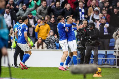 Cardiff City 'den Callum Robinson, 18 Ocak 2025' te Cardiff City, Cardiff City Stadyumu 'nda oynanan Sky Bet Şampiyonası maçında 2-0' lık ikinci golünü kutluyor.