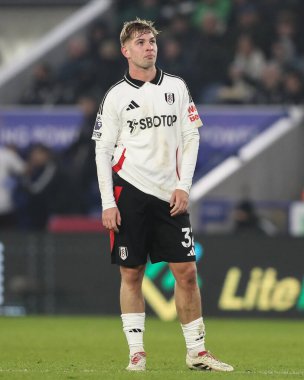 Fulham 'dan Emile Smith Rowe Premier League maçı sırasında Leicester City, Fulham' a karşı King Power Stadyumu, Leicester, İngiltere, 18 Ocak 2025