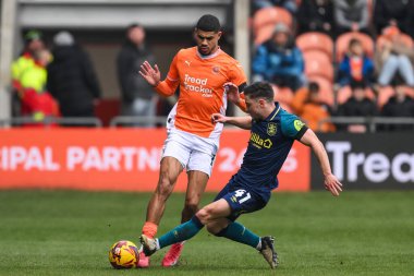 Blackpool takımından Ashley Fletcher, 18 Ocak 2025 'te Bloomfield Road, Blackpool' da oynanan Blackpool-Huddersfield maçında Huddersfield Town ile Huddersfield Town arasındaki maçta Huddersfield Town 'dan Joe Hodge ile karşılaşacak.