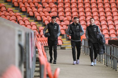 Blackpool 'dan Albie Morgan, Sonny Carey ve Andy Lyons, 18 Ocak 2025' te Bloomfield Road, Blackpool, İngiltere 'de oynanan Blackpool-Huddersfield maçında Blackpool 1.