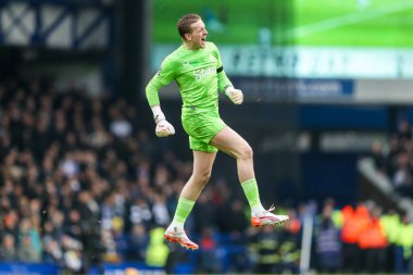 Everton 'dan Jordan Pickford, Premier League maçında Everton Tottenham Hotspur' a karşı 19 Ocak 2025 'te Goodison Park, Liverpool, İngiltere' de oynadığı ikinci golü kutluyor.