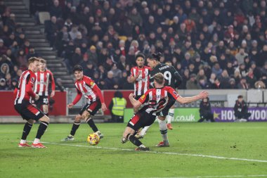 Liverpool 'dan Darwin Nez 18 Ocak 2025' te Londra 'daki Gtech Community Stadyumu' nda oynanan Premier League karşılaşmasında 0-1 öne geçti.