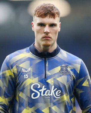 Everton 'dan Jake OBrien, 18 Ocak 2025' te Londra Stadyumu 'nda oynanan Premier League maçı öncesinde ısınıyor.