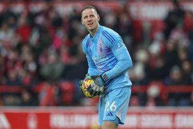 Nottingham Ormanı 'ndan Matz Sels, İngiltere' nin Nottingham şehrinde 19 Ocak 2025 'te oynanan Premier League maçı sırasında Nottingham Forest' a karşı Southampton maçında büyük ekrana bakıyor.
