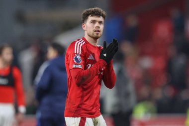 Nottingham Ormanı 'ndan Neco Williams, Premier League maçından sonra İngiltere' nin Nottingham kentinde oynanan Nottingham Forest-Southampton maçında taraftarları alkışlıyor.