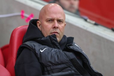 Liverpool 'un Arne Slot teknik direktörü, 18 Ocak 202' de İngiltere 'nin Gtech Community Stadyumu' nda oynanan Premier League karşılaşmasında Brentford 'a karşı Liverpool maçına geldi.
