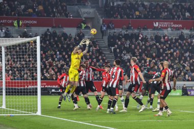Brentford 'dan Mark Flekken, 18 Ocak 202' de İngiltere 'deki Gtech Community Stadyumu' nda oynanan Premier League maçında Lig maçında Liverpool köşesinden atlıyor.
