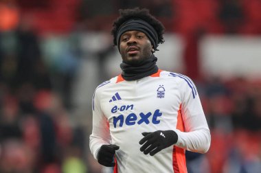 Nottingham Ormanı 'ndan Ola Aina Premier Lig maçında ısınma turunda Nottingham Forest Southampton' a karşı City Ground, Nottingham, İngiltere, 19 Ocak 2025