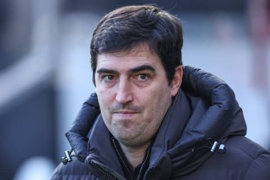 Bournemouth 'un Andoni Iraola teknik direktörü, 18 Ocak 2025 tarihinde İngiltere' deki St. James 's Park, Newcastle, İngiltere' de oynanan Premier League karşılaşmasında Newcastle United 'a karşı Bournemouth maçına geldi.