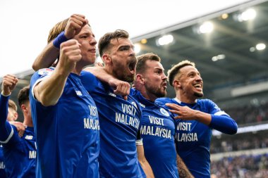 Cardiff City 'den Dimitris Goutas, 18 Ocak 2025' te Cardiff City, Cardiff City Stadyumu 'nda oynanan Sky Bet Şampiyonası maçında takımının üçüncü golünü kutluyor.