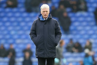 Everton 'dan David Moyes, 19 Ocak 2025' te Goodison Park, Liverpool 'da oynanan Premier League maçından önce Everton Tottenham Hotspur' a karşı maçına bakıyor.