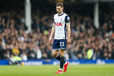 Tottenham Hotspur takımından Ben Davies, 19 Ocak 2025 'te Goodison Park, Liverpool' da oynanan Premier League maçında üzgün görünüyor.