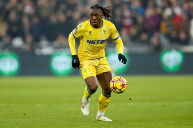 Crystal Palace 'dan Eberechi Eze 18 Ocak 2025' te Londra 'daki Londra Stadyumu' nda oynanan Premier League maçında topla koşuyor.