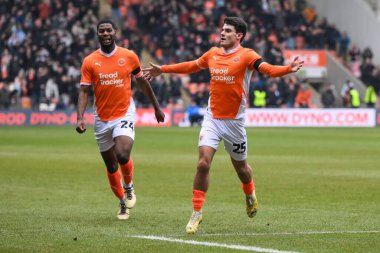 Blackpool 'dan Rob Apter, 18 Ocak 2025' te Bloomfield Road, Blackpool, İngiltere 'de oynanan Blackpool-Huddersfield Town maçında 1-0 kazanma hedefini kutluyor.