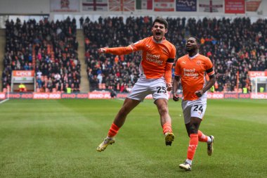 Blackpool 'dan Rob Apter, 18 Ocak 2025' te Bloomfield Road, Blackpool, İngiltere 'de oynanan Blackpool-Huddersfield Town maçında 1-0 kazanma hedefini kutluyor.