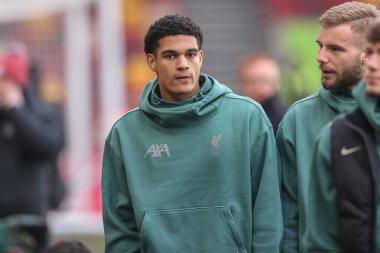 Liverpool 'dan Jarell Quansah, 18 Ocak 2025' te İngiltere 'deki Gtech Community Stadyumu' nda oynanan Premier League karşılaşmasında Brentford 'a karşı Liverpool maçına geldi.